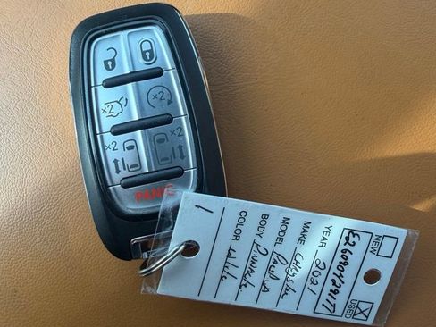 Used 2021 Chrysler Pacifica Pinnacle AWD/4WD image 35