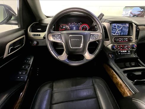 Used 2015 GMC Yukon Denali w/ Premium Package image 5