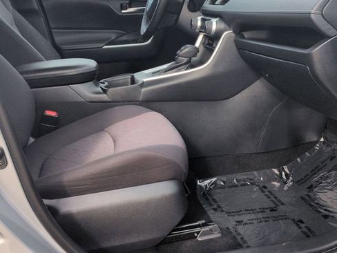 Certified 2019 Toyota RAV4 XLE w/ Convenience Package image 32