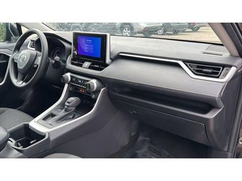 Certified 2024 Toyota RAV4 XLE FWD image 40