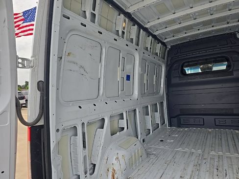 Used 2024 Mercedes-Benz Sprinter 2500 image 13