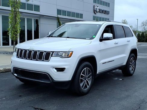 Used 2022 Jeep Grand Cherokee Limited AWD/4WD image 2