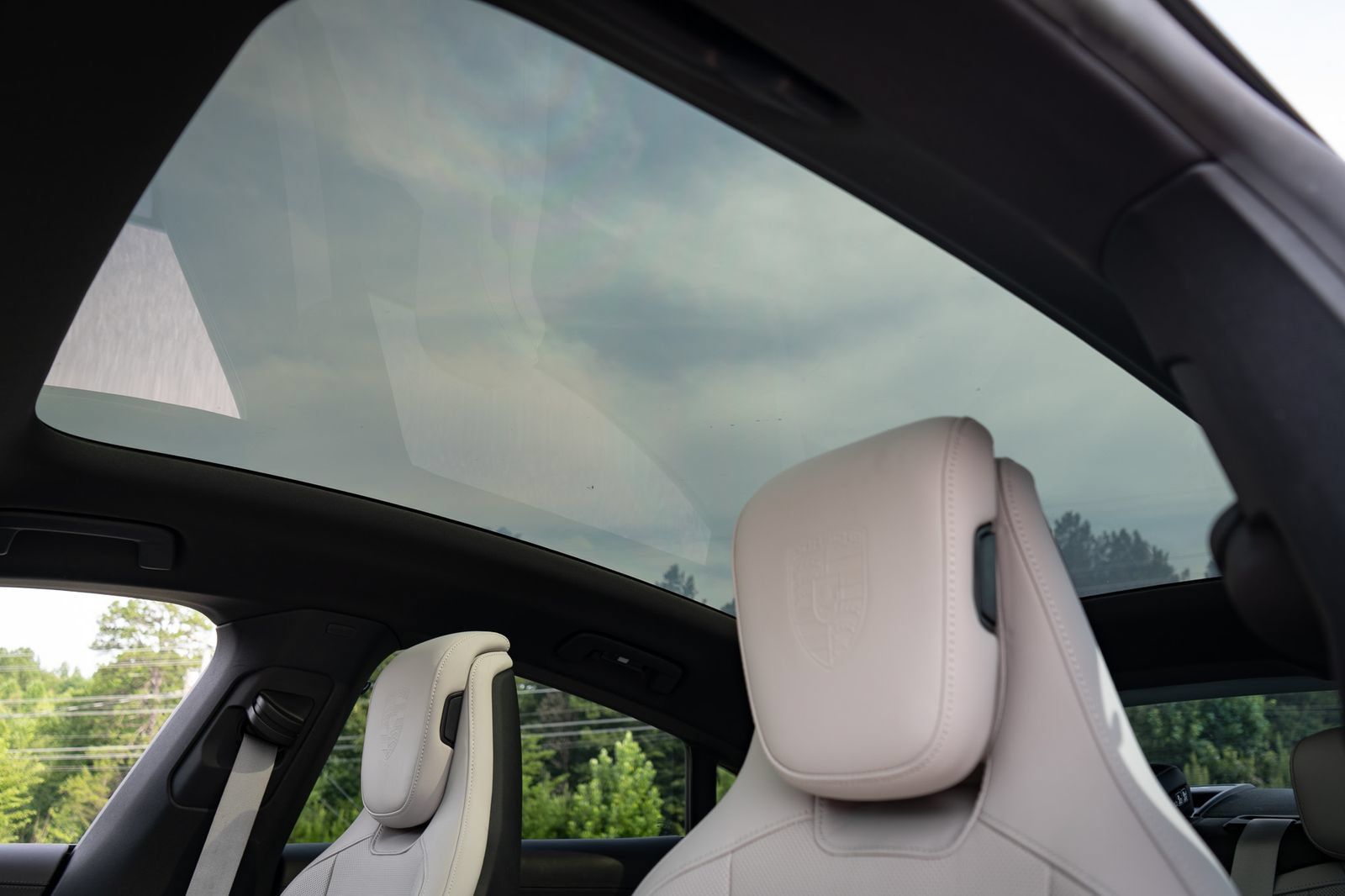 Used 2023 Porsche Taycan RWD image 28