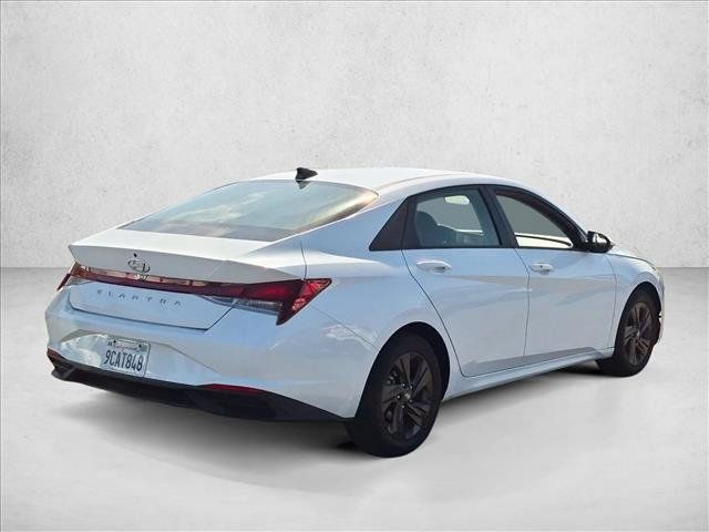 Used 2023 Hyundai Elantra SEL w/ Cargo Package FWD image 5