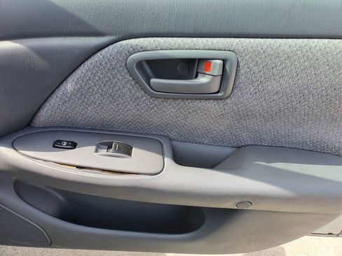 Used 2000 Toyota Camry LE image 33