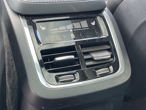 Used 2023 Volvo XC90 T8 Plus image 16