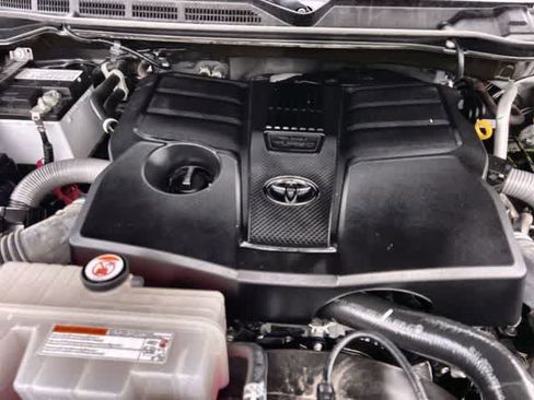 Used 2024 Toyota Tundra Limited AWD/4WD image 10