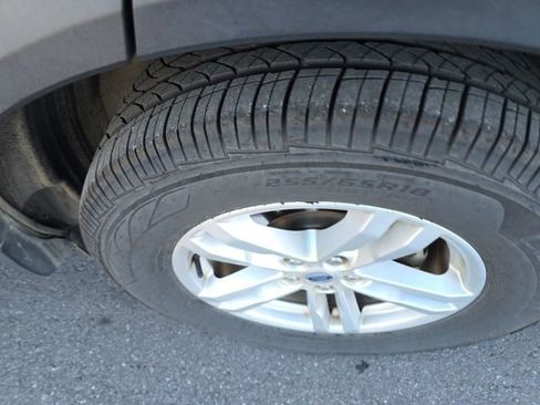 Used 2020 Ford Explorer XLT w/ Class III Trailer Tow Package image 7