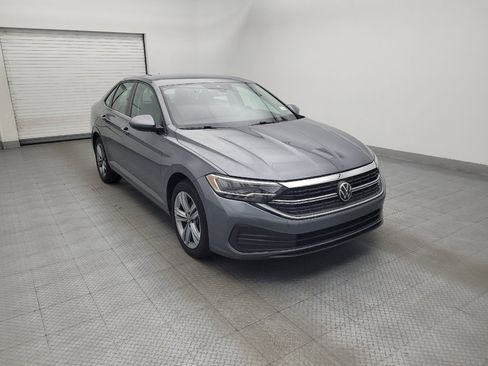 Used 2024 Volkswagen Jetta SE FWD image 13