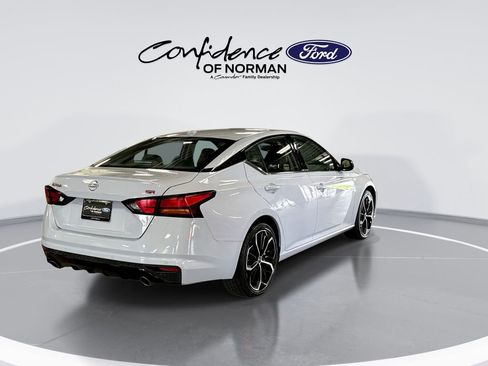 Used 2024 Nissan Altima 2.5 SR FWD image 8