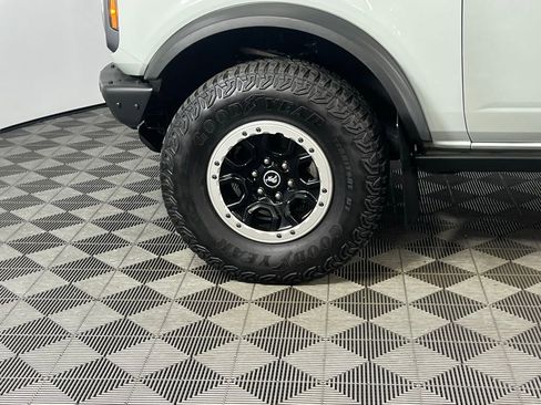 Used 2023 Ford Bronco Badlands image 14