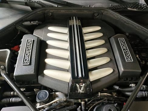 Used 2010 Rolls-Royce Ghost RWD image 39