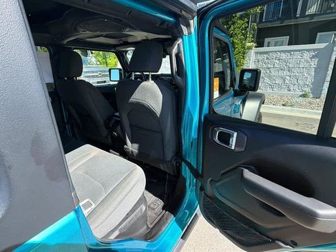 Used 2024 Jeep Wrangler Unlimited AWD/4WD image 24