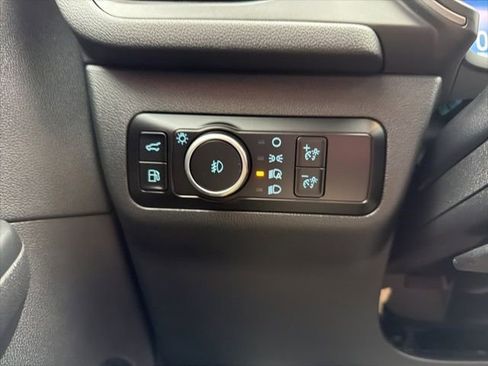 Used 2023 Ford Escape SE w/ Class II Trailer Tow Package image 26