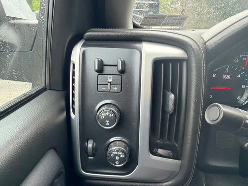 Used 2019 GMC Sierra 1500 SLE w/ SLE Value Package AWD/4WD image 28