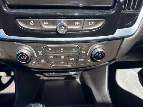 Used 2018 Chevrolet Traverse LT AWD/4WD image 28
