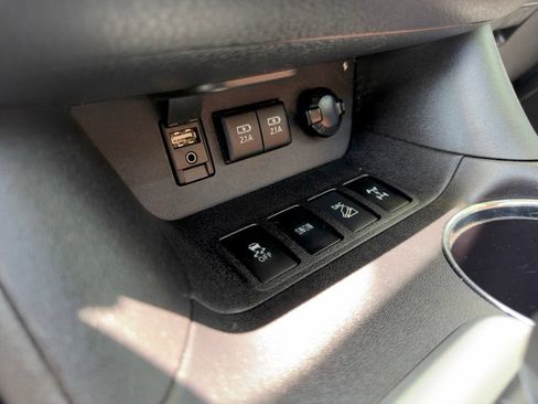 Used 2018 Toyota Highlander Limited Platinum AWD/4WD image 18