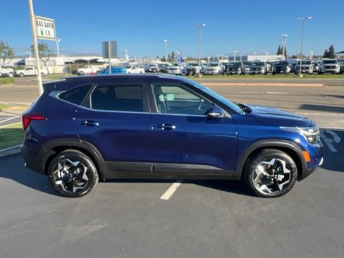 Used 2024 Kia Seltos EX AWD/4WD image 14