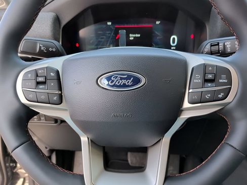 New 2026 Ford Explorer Active RWD image 32