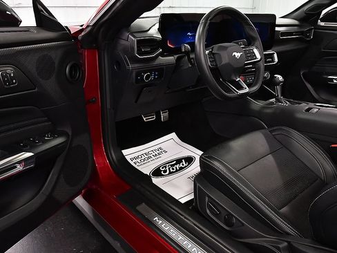 Used 2025 Ford Mustang GT Premium RWD image 15