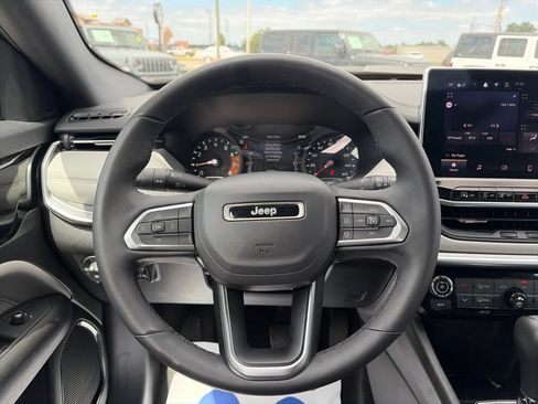 Used 2025 Jeep Compass Limited AWD/4WD image 15