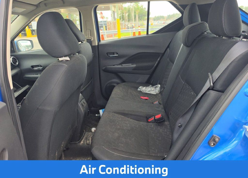Used 2023 Nissan Kicks SV FWD image 8