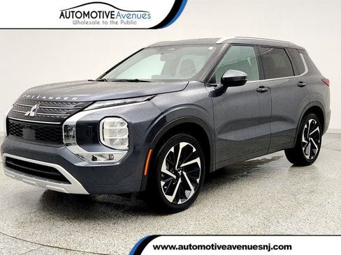 Used 2024 Mitsubishi Outlander SEL image 1