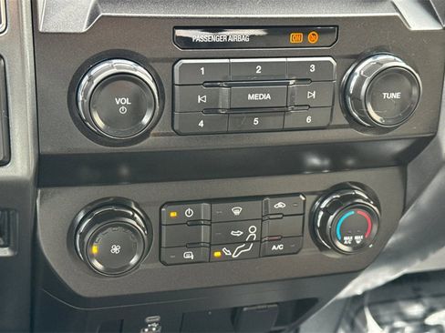 Used 2022 Ford F350 XLT w/ Camper Package image 22