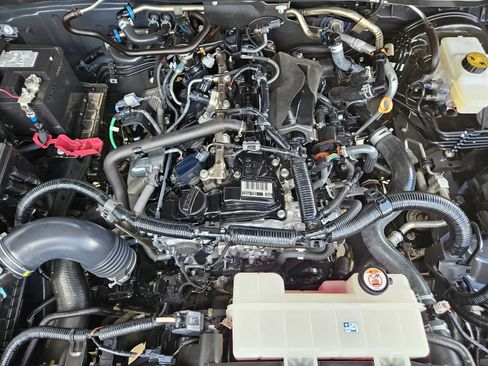 Used 2025 Toyota Tacoma SR RWD image 33