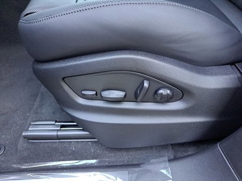 Used 2026 Porsche Cayenne Coupe image 24