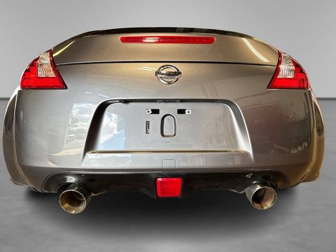 Used 2020 Nissan 370Z Coupe RWD image 12