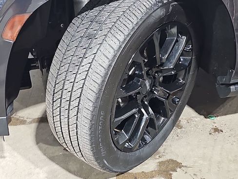 Used 2024 GMC Yukon XL Denali Ultimate image 40