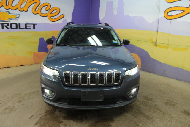 Used 2022 Jeep Cherokee Latitude w/ Comfort Safety Group AWD/4WD image 3