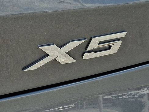 Used 2024 BMW X5 xDrive40i w/ Premium Package AWD/4WD image 37