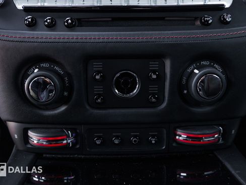Used 2017 Rolls-Royce Wraith image 26