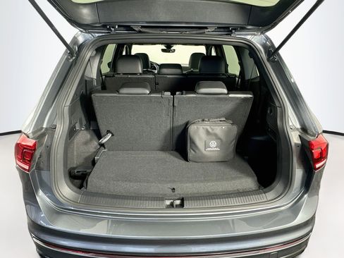Used 2023 Volkswagen Tiguan SE R-Line FWD image 31