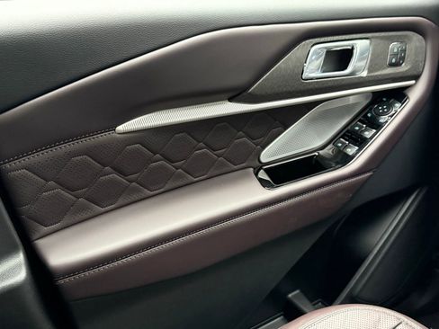 New 2026 Ford Explorer Platinum image 37