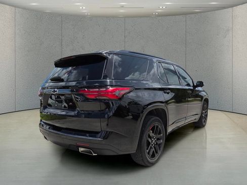 Used 2023 Chevrolet Traverse Premier w/ Redline Edition FWD image 4