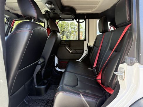 Used 2018 Jeep Wrangler Unlimited Rubicon image 21