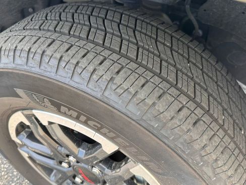 Used 2025 Toyota Tacoma TRD Sport AWD/4WD image 41