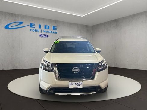 Used 2023 Nissan Pathfinder SL AWD/4WD image 7