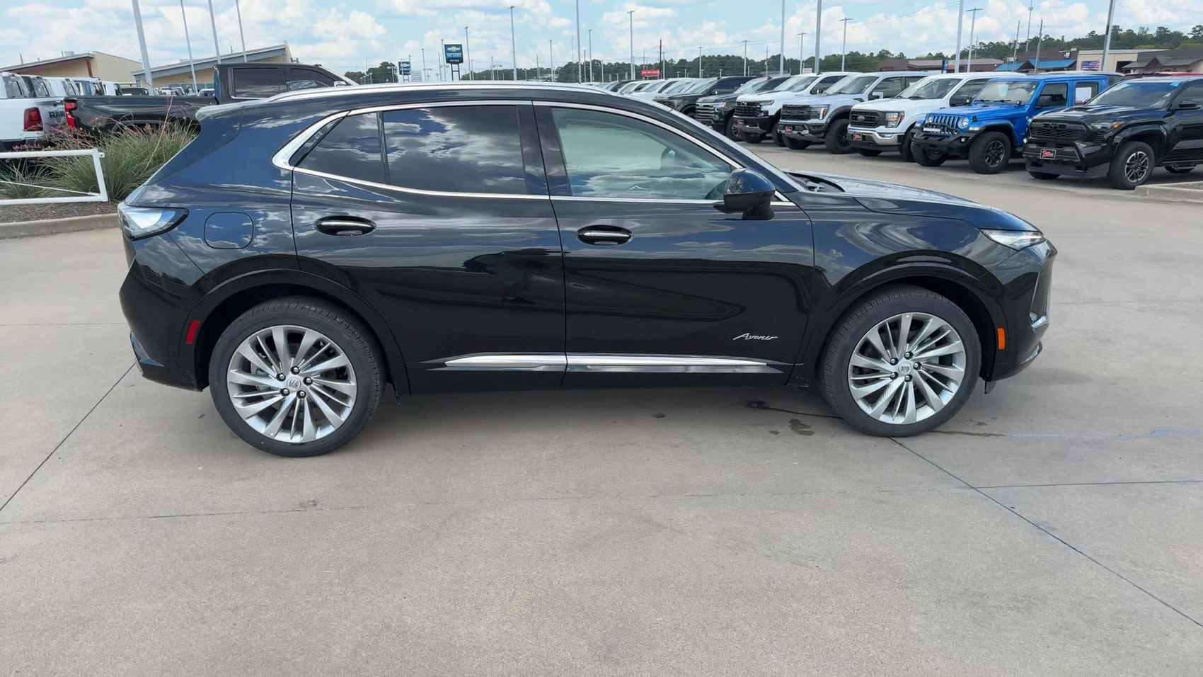 New 2026 Buick Envision Avenir AWD/4WD image 2