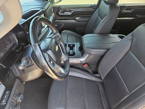 Used 2025 Chevrolet Silverado 2500 LTZ w/ LTZ Premium Package AWD/4WD image 18