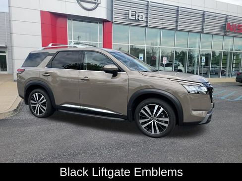 Certified 2024 Nissan Pathfinder Platinum w/ Lighting Package (N93) AWD/4WD image 22