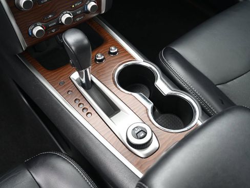 Used 2020 Nissan Pathfinder Platinum image 38