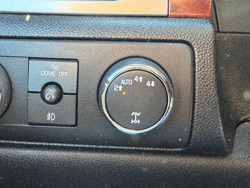 Used 2012 Chevrolet Tahoe LTZ image 16