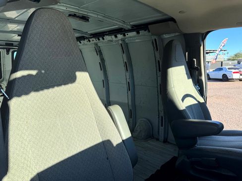 Used 2016 Chevrolet Express 2500 image 25
