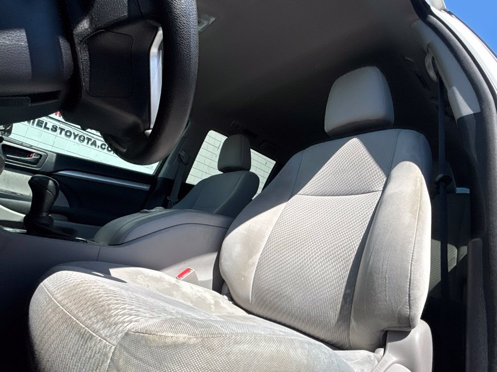 Used 2017 Toyota Highlander LE FWD image 9