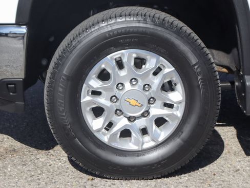 Used 2024 Chevrolet Silverado 2500 LTZ w/ LTZ Convenience Package AWD/4WD image 42