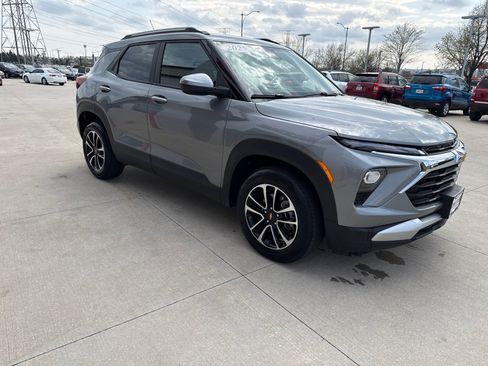 Used 2025 Chevrolet TrailBlazer LT image 6